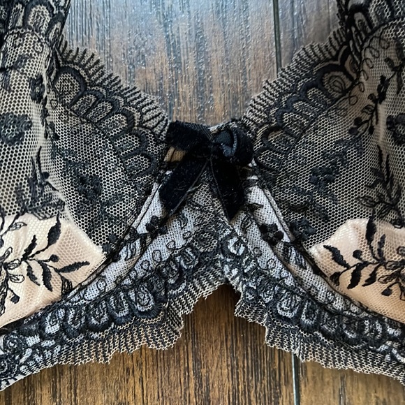 Dita Von Teese Black Lace Wired Bra - Picture 3 of 10